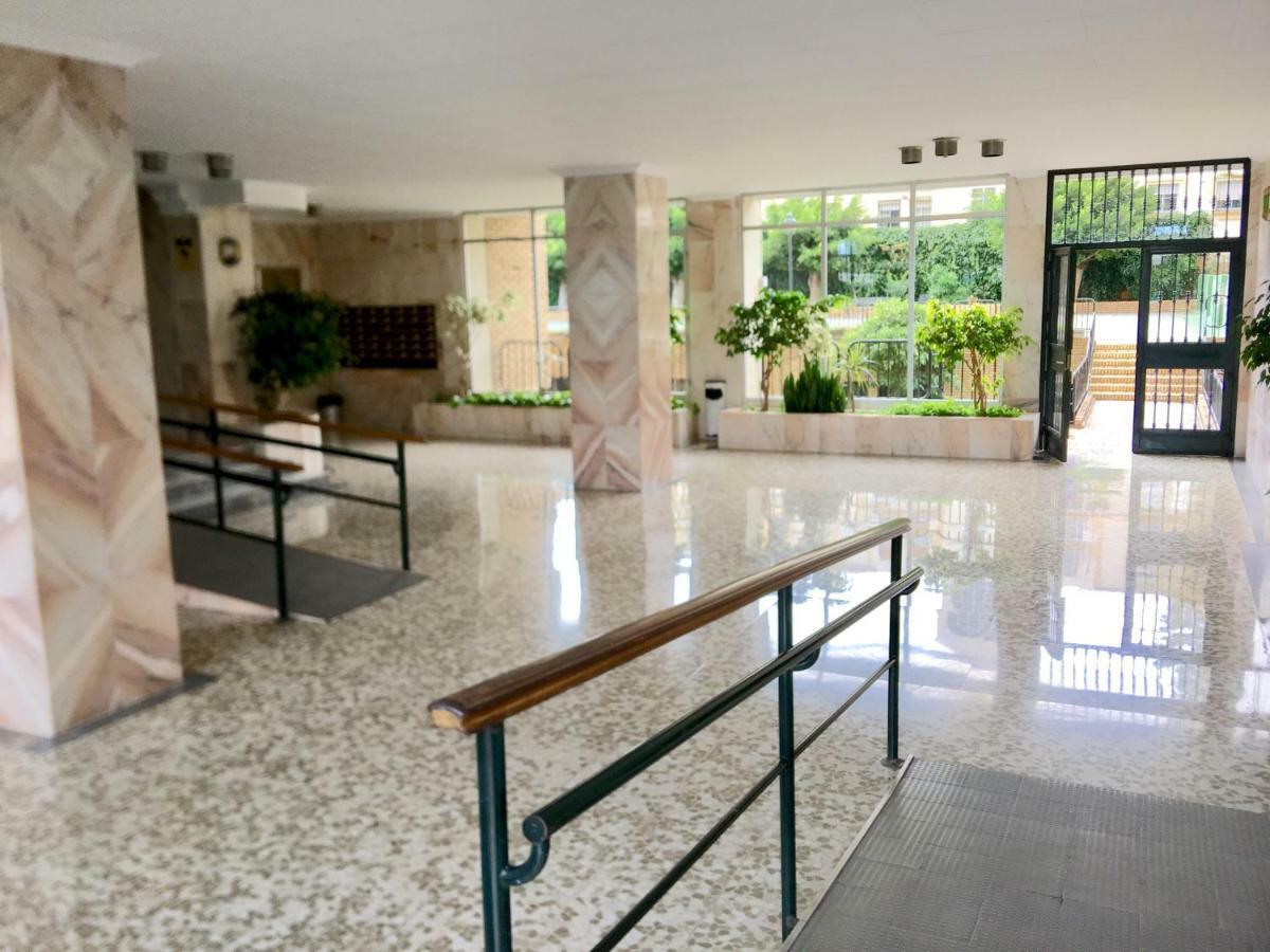 Stunning Spacious City Apartment With Free Parking Μάλαγα Εξωτερικό φωτογραφία