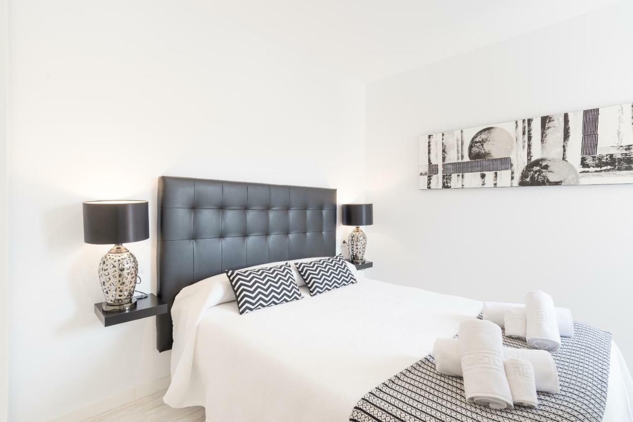 Stunning Spacious City Apartment With Free Parking Μάλαγα Εξωτερικό φωτογραφία